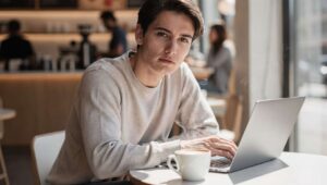 Intelligenza nascosta: le 7 frasi banali che rivelano un QI sopra la media